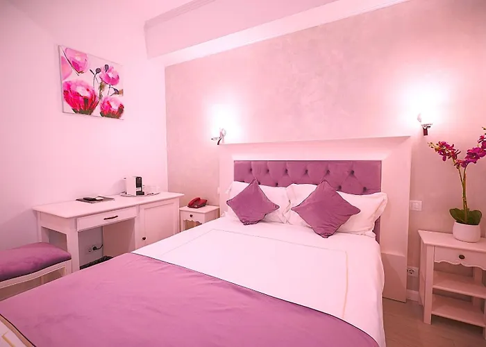 Old Town Boutique Готель