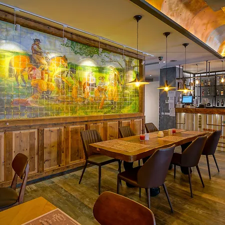 Old Town Boutique Hotel