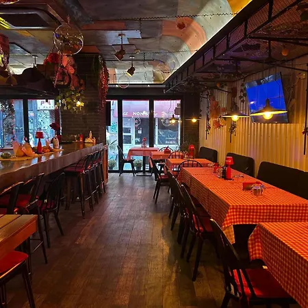 Old Town Boutique 부쿠레슈티